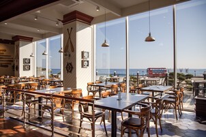 Daily buffet breakfast for a fee