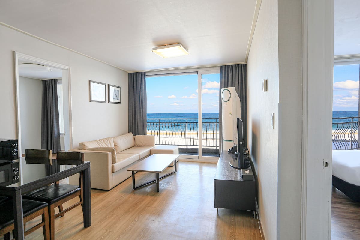 premier oceanview | living area | led tv
