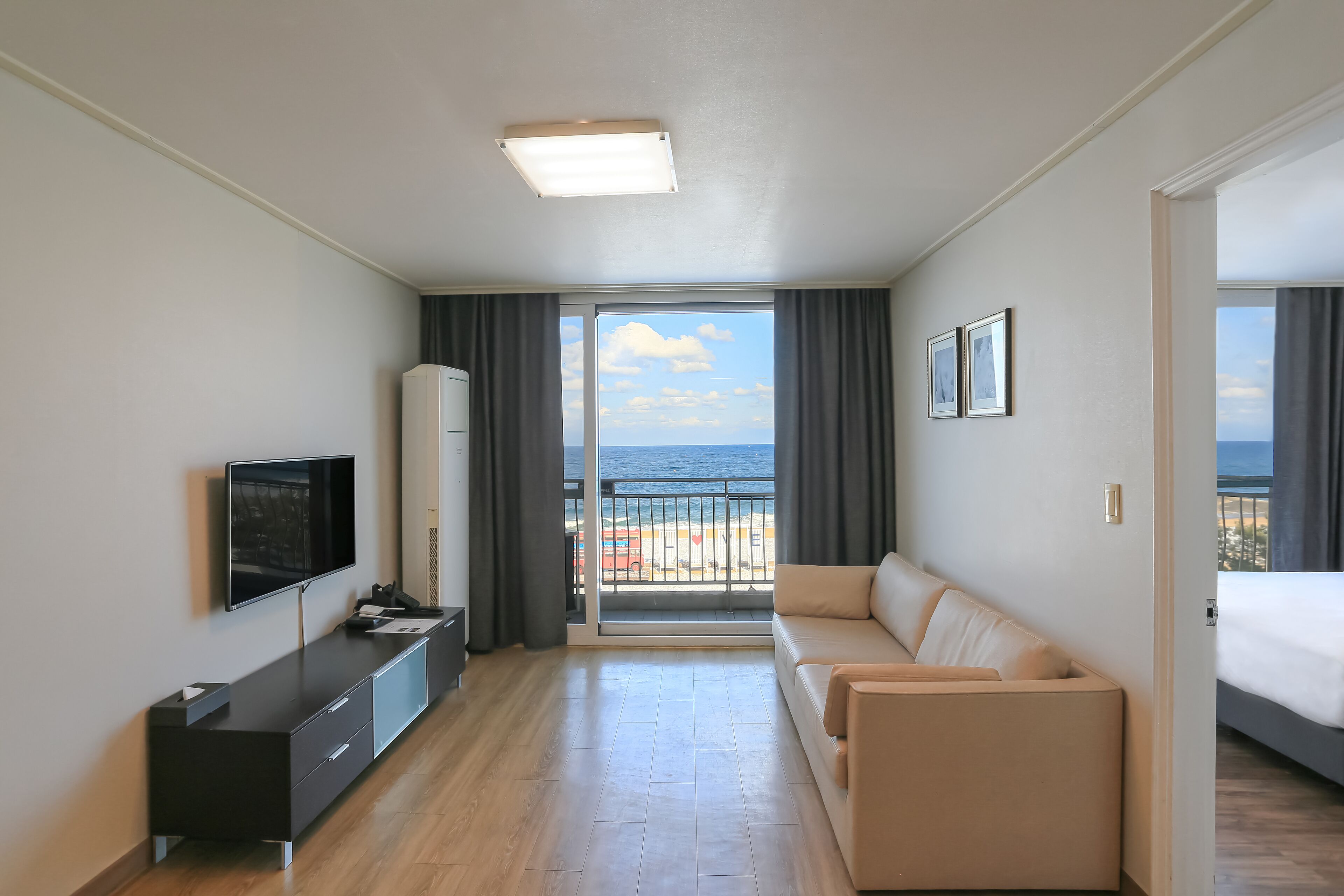 deluxe oceanview | 1 bedroom, desk, blackout curtains, soundproofing