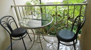 Deluxe Room | Balcony - The Bang Khun Phrom Suites (Bangkok)
