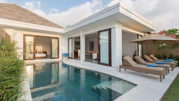 Kolam renang outdoor