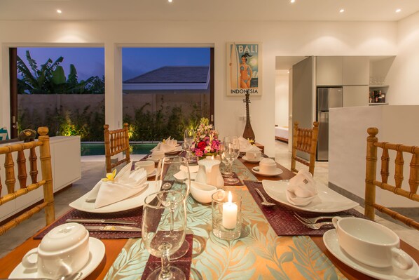 Deluxe Villa, 2 Bedrooms, Private Pool, Pool View | In-room dining