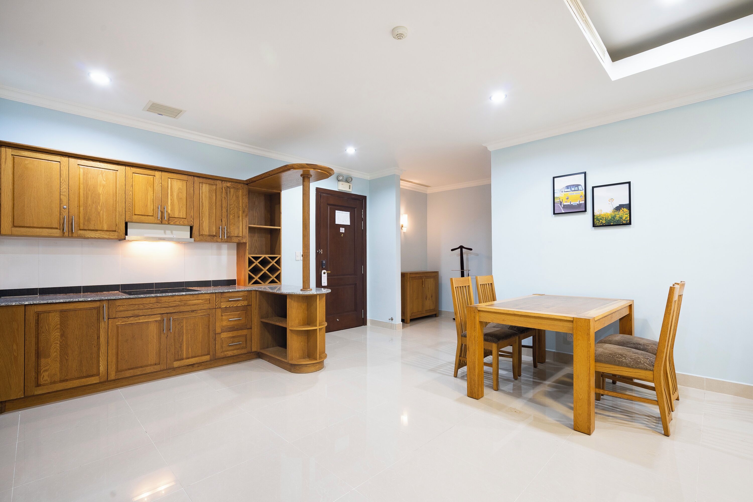 family suite | private kitchen | paper towels