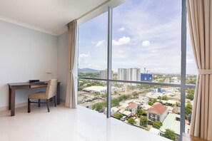 Business Suite | Minibar, in-room safe, desk, blackout curtains - Phu My Harbour Hotel (Ho Chi Minh City)