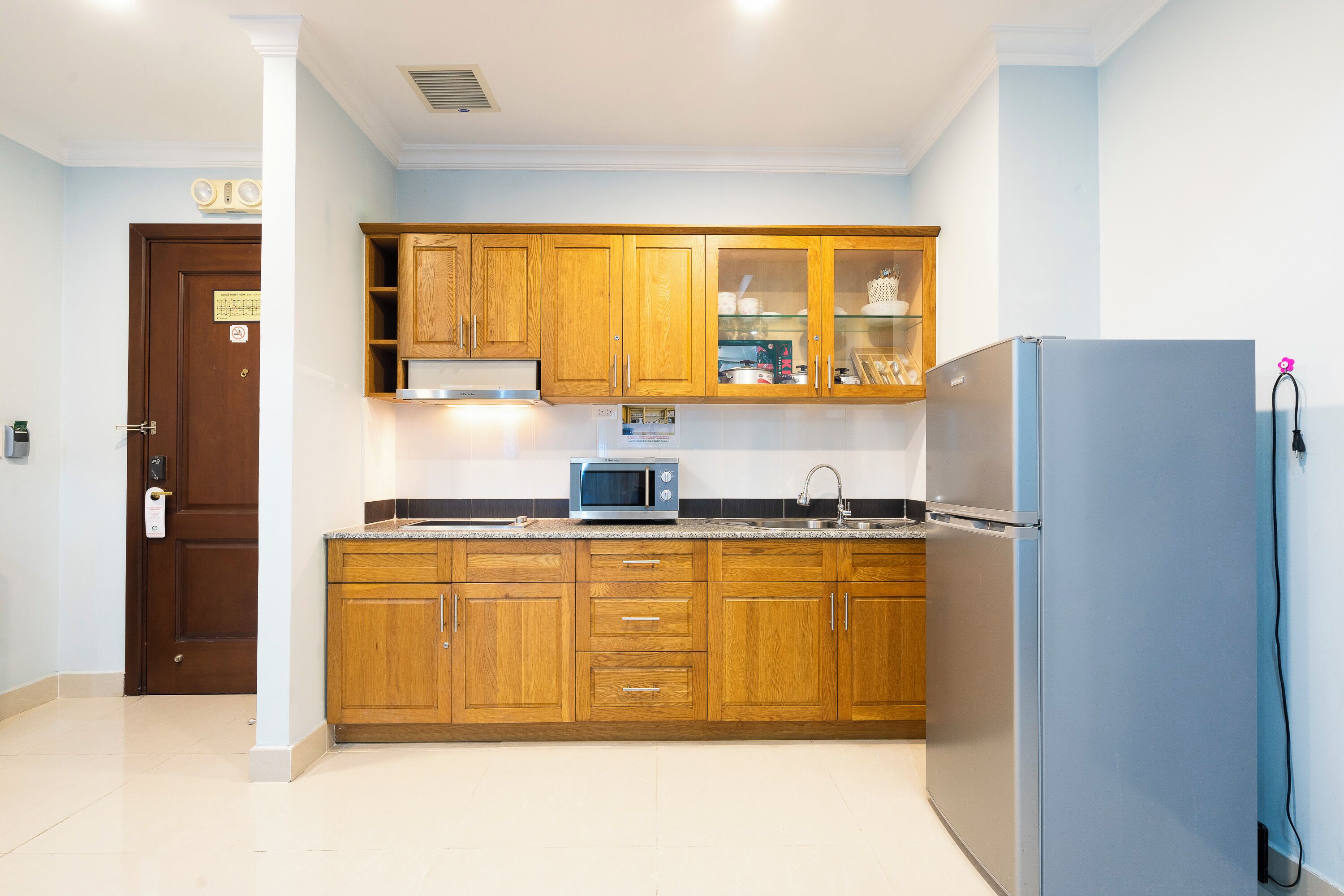 business suite | private kitchen | paper towels