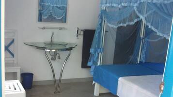 In-room safe, desk, iron/ironing board, free WiFi