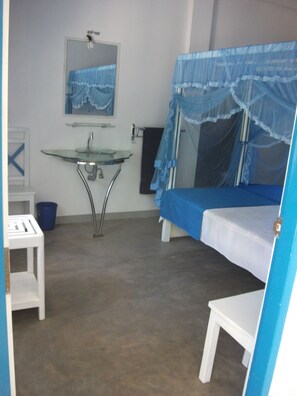 Standard Room | In-room safe, desk, iron/ironing board, free WiFi