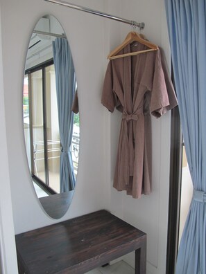 Lom Bok | Room amenity - Baan Sattahip by the sea (Sattahip)