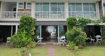 Baan Sattahip by the sea