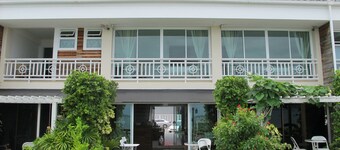 Baan Sattahip by the sea