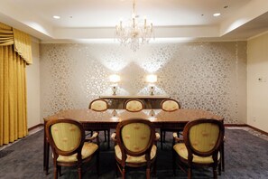 Royal Suite, Non Smoking | Living area