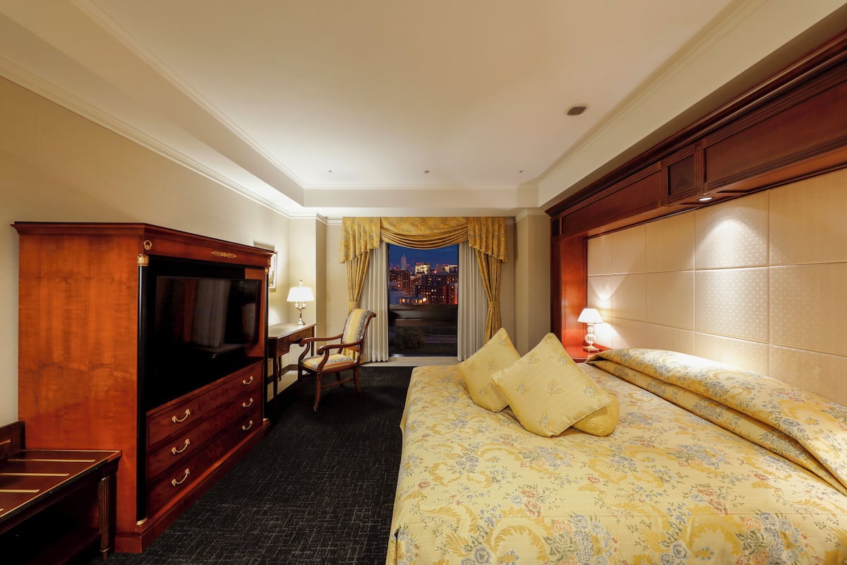 Premier Suite Double Room, Non Smoking (80 sqm)
