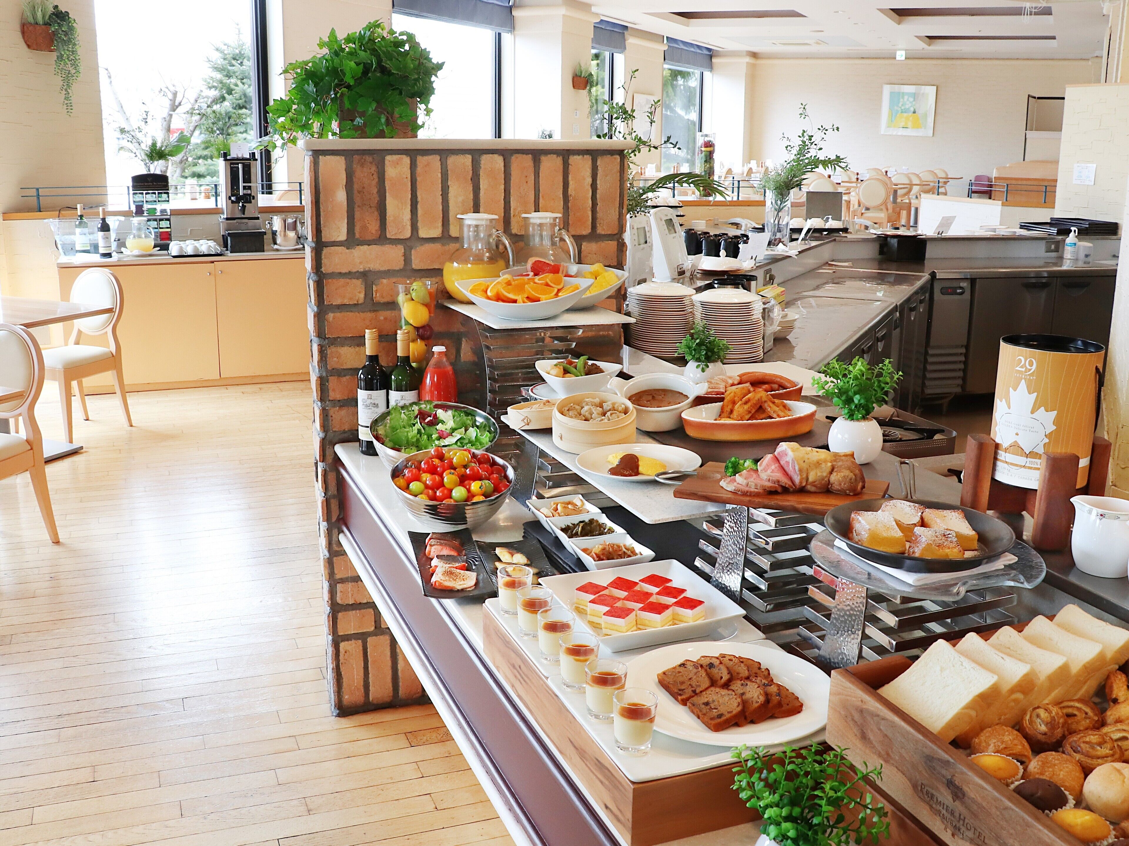 Sarapan bufet setiap hari (JPY 3000 seorang) 
