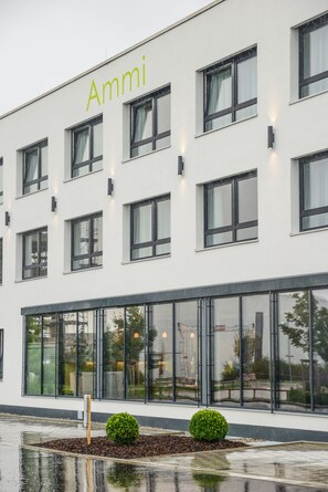 ด้านหน้าที่พัก