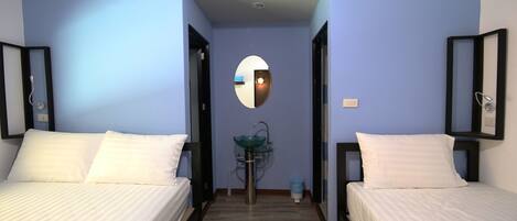 Triple Room S with Window | Free WiFi