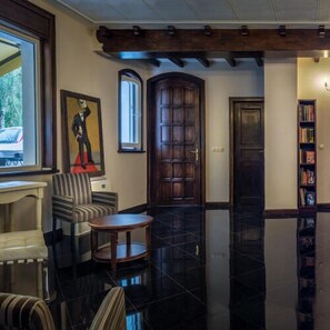 Lobby sitting area - Magic Castle Boutique Hotel (Sofia)