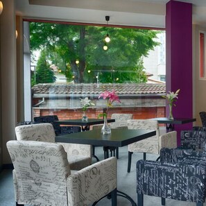 Free daily buffet breakfast - Magic Castle Boutique Hotel (Sofia)