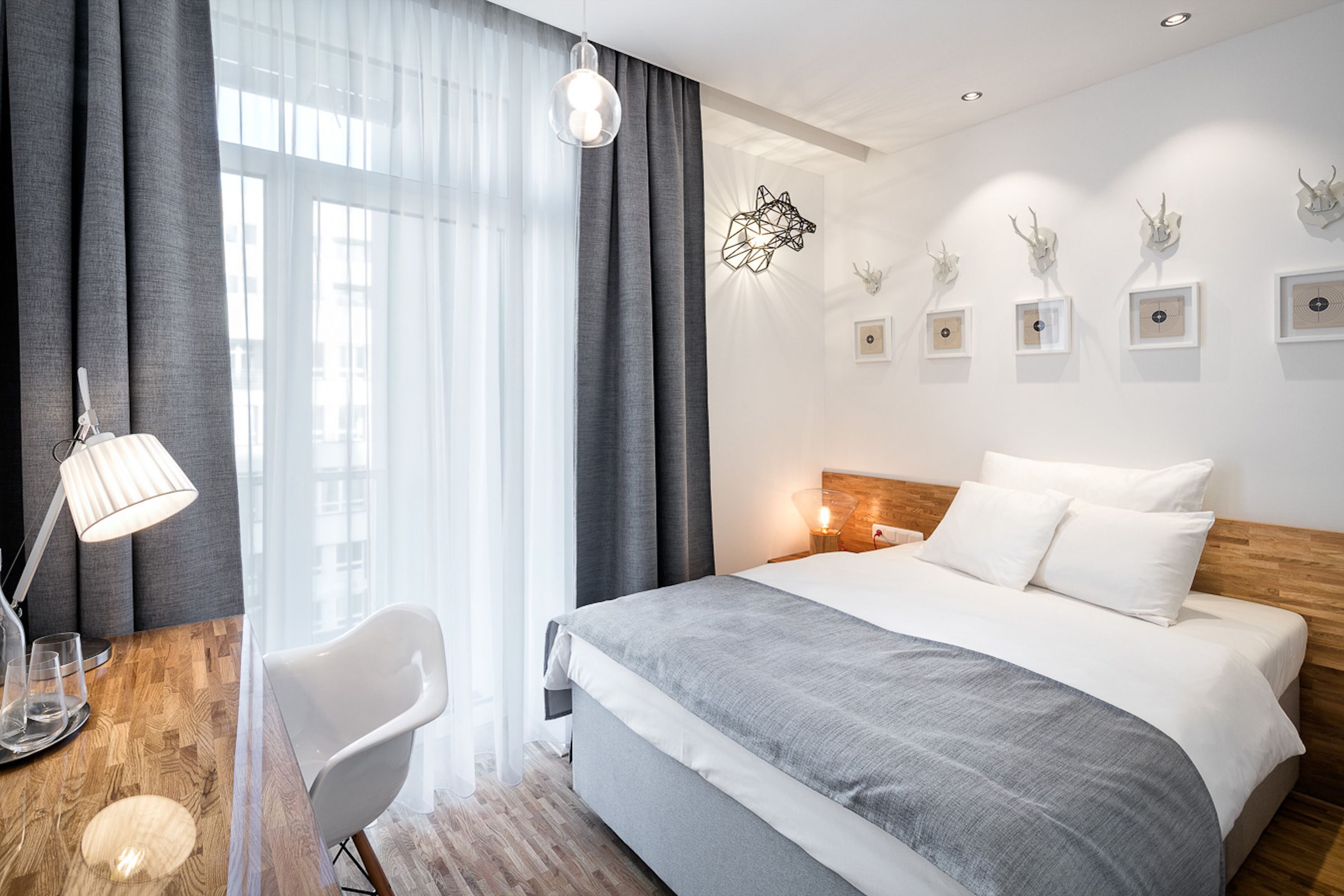 design single room (with whirlpool) | premium bedding, minibar, in-room safe, desk