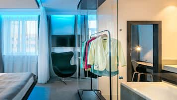 Design-Doppelzimmer (with Whirlpool) | Hochwertige Bettwaren, Minibar, Zimmersafe, Schreibtisch