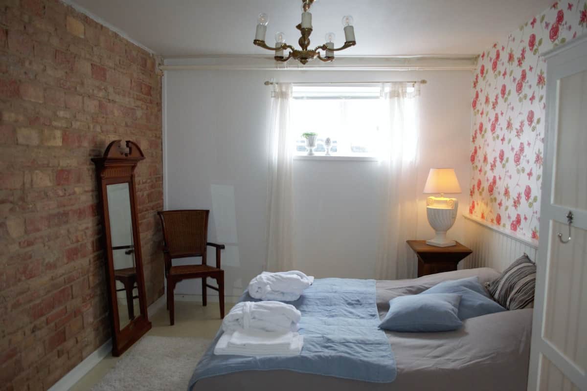 Standardzimmer, Gemeinschaftsbad | Zustellbetten, Bettwäsche