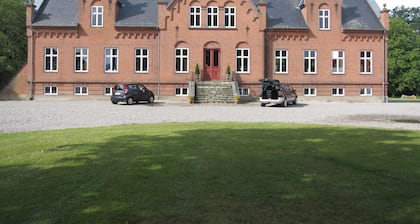 Ny Kirstineberg Gods Bed & Breakfast