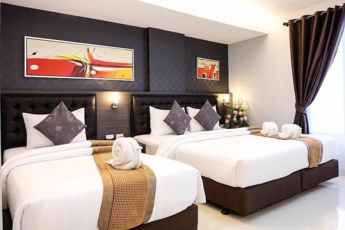 Bộ đồ giường cao cấp, két bảo mật tại phòng, màn/rèm cản sáng 