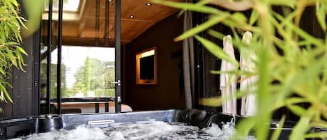 1 bedroom, premium bedding, minibar, in-room safe