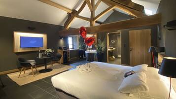 Romantik-suite - 1 kingsize-seng - boblebad | Udsigt fra værelset