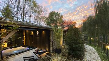 Romantik-dobbeltværelse - boblebad | Terrasse/gårdhave