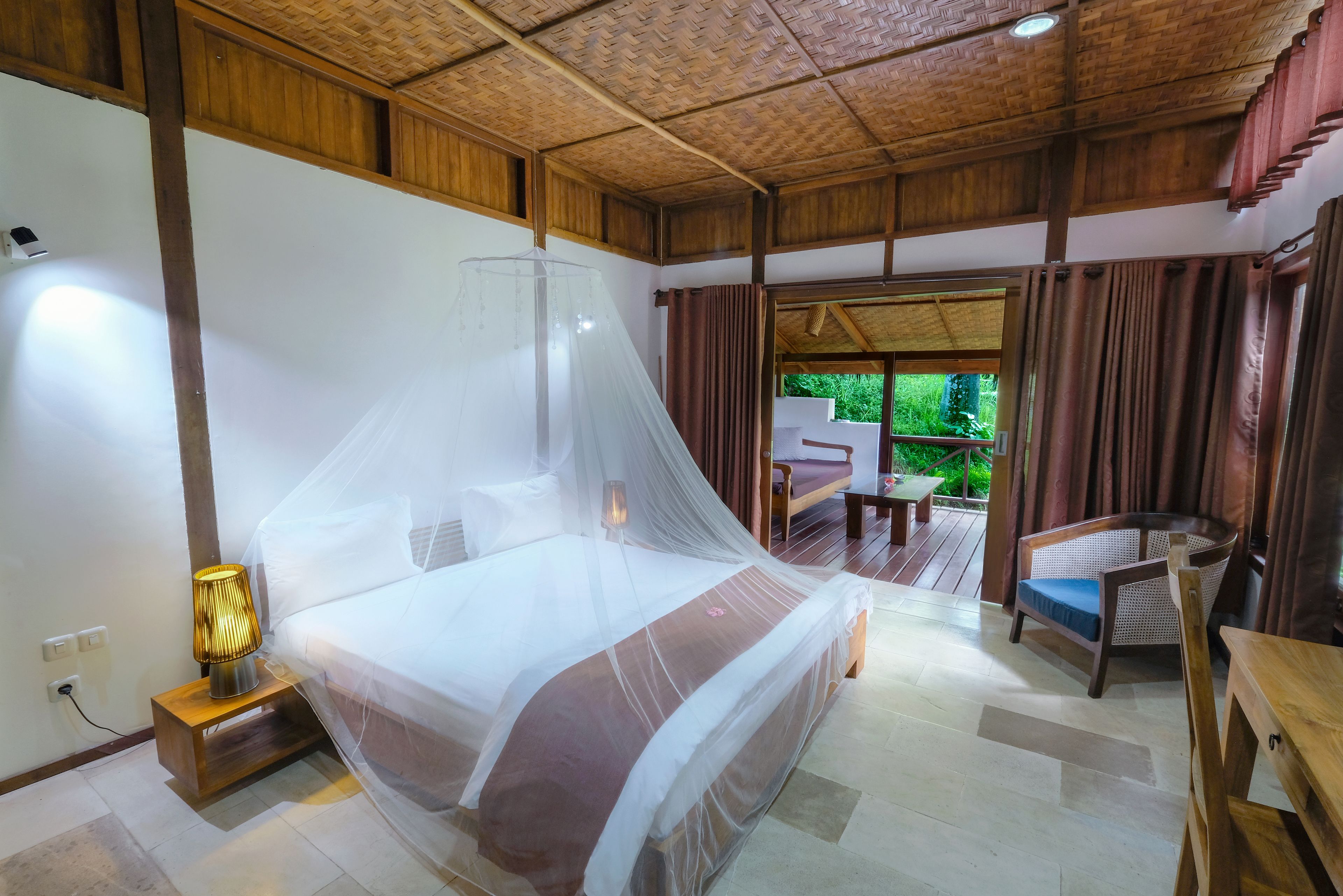 superior double room, 1 king bed, terrace, garden view | minibar, in-room safe, desk, blackout curtains