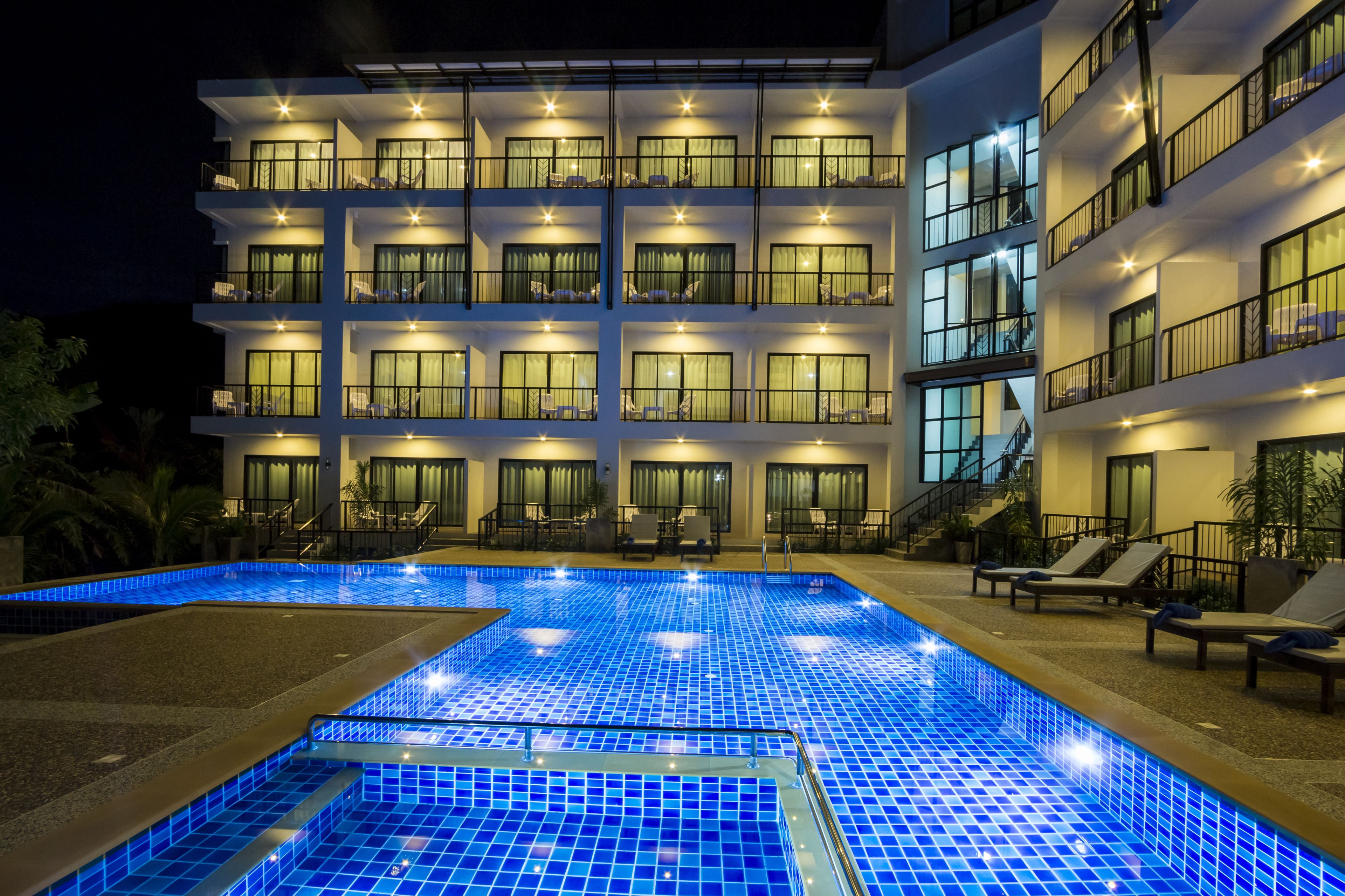 outdoor pool, pool loungers