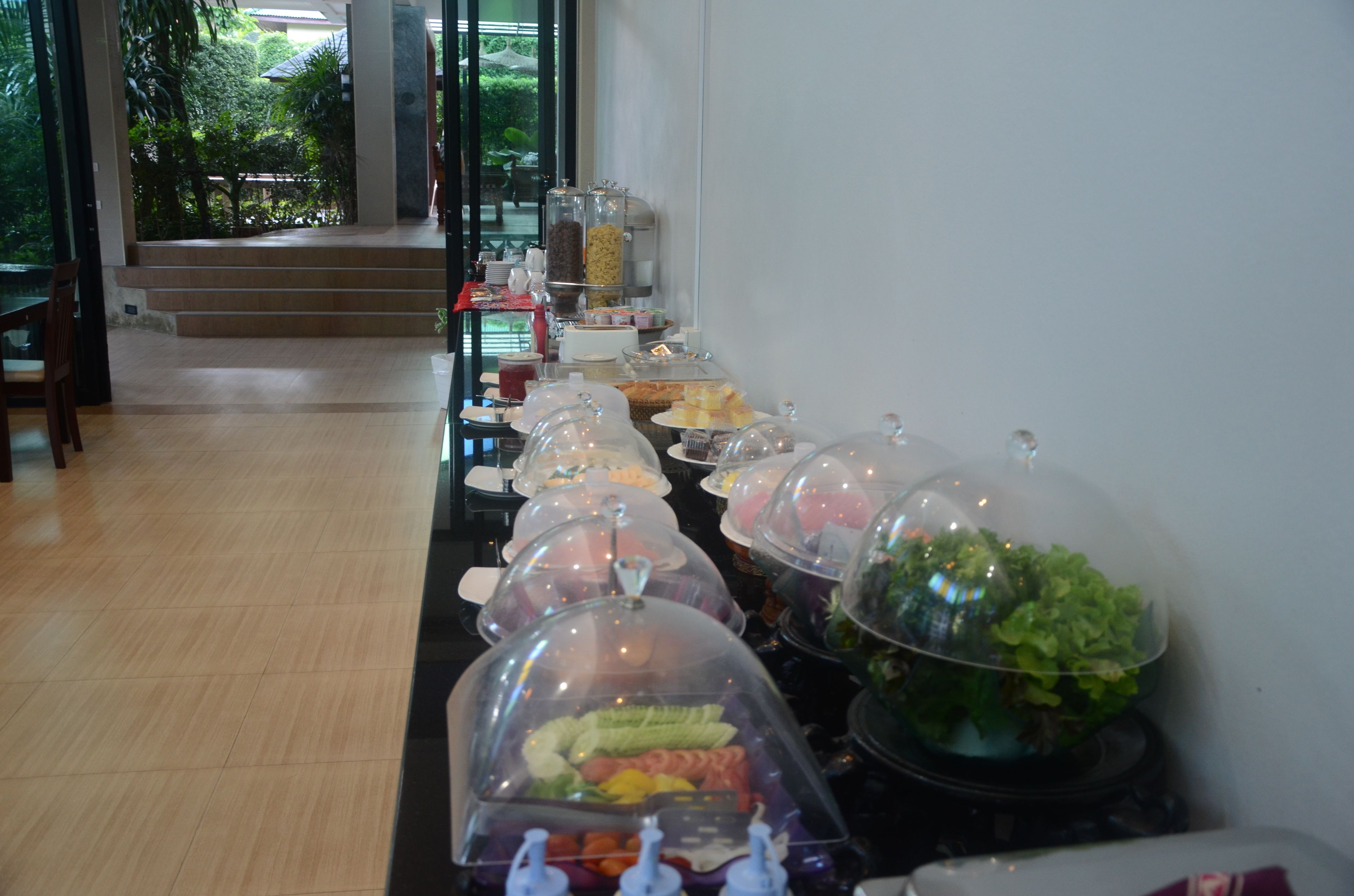 daily buffet breakfast (thb 200 per person)