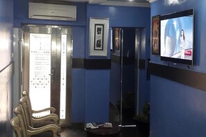 Coin salon dans le hall