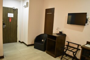 Suíte estúdio família, várias camas | Ferros/tábuas de passar roupa, Wi-Fi de cortesia