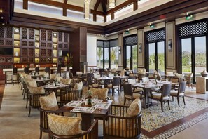 Breakfast, lunch, dinner served; international cuisine  - Bali National Golf Villas (Nusa Dua)