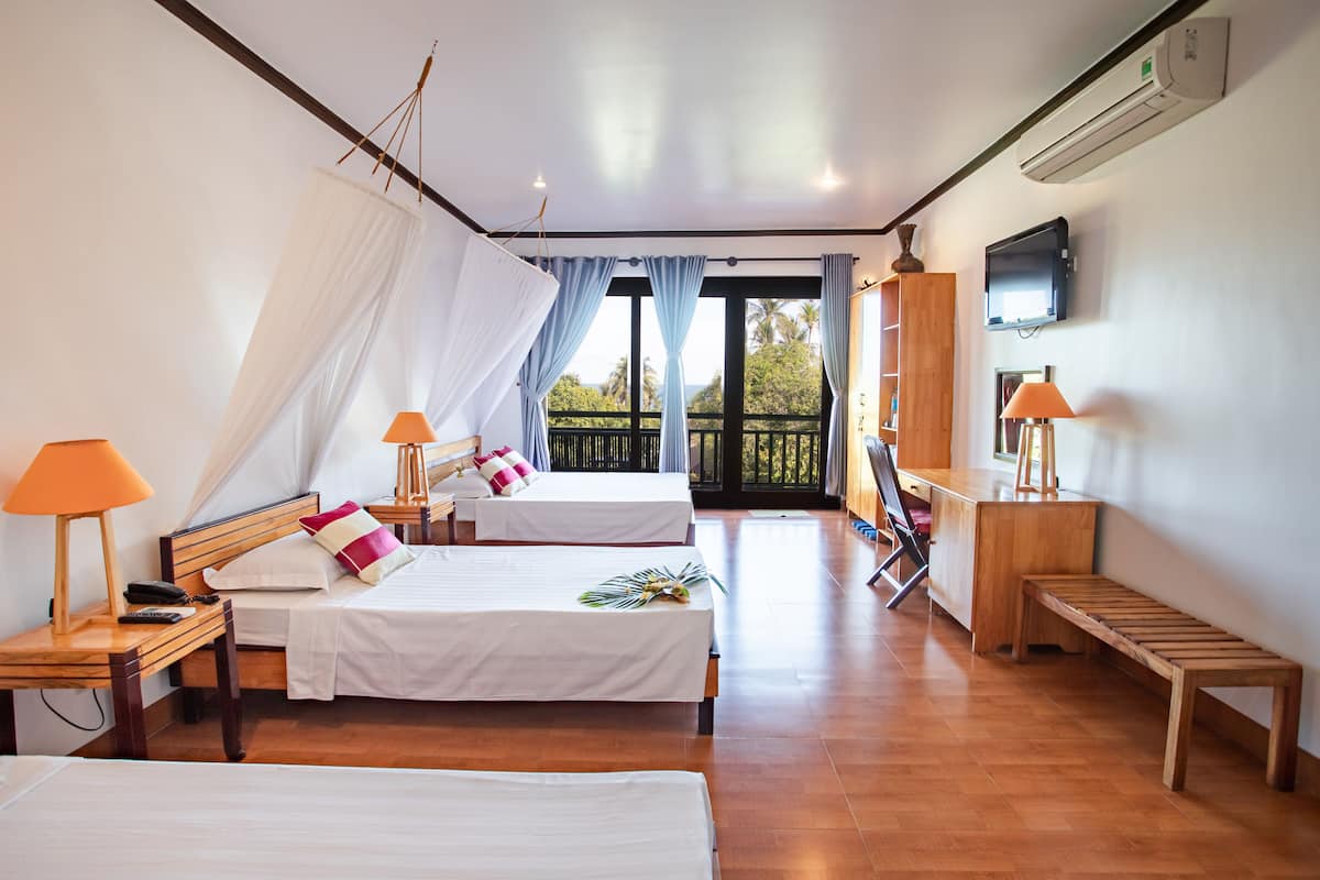 Phòng dành cho gia đình (5pax) | Minibar, két bảo mật tại phòng, bàn 