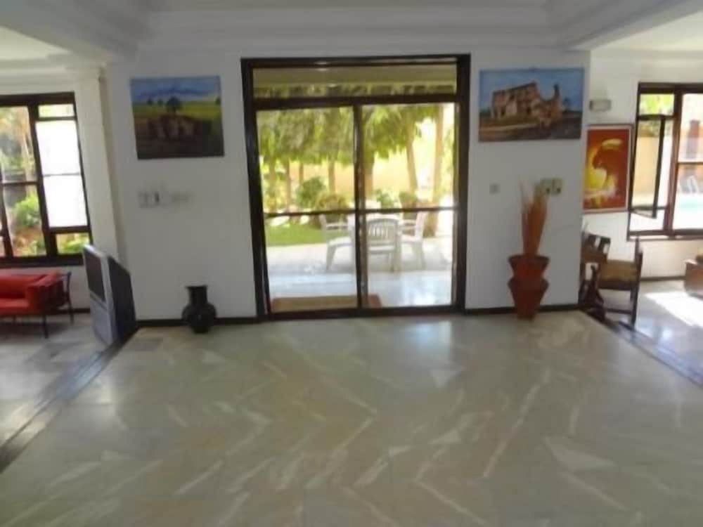 roc Heights lodge by null