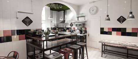 Refrigerador y microondas