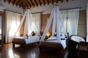 Garden View Villa  | Minibar, in-room safe, desk, blackout drapes