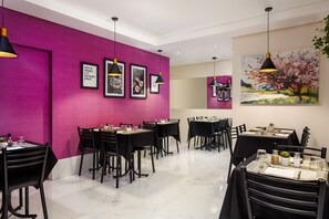 Daily buffet breakfast for a fee - Hotel Luena (Lisbon)