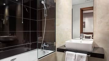 Twin Room | Bathroom