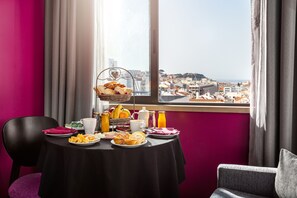 Room service – dining - Hotel Luena (Lisbon)