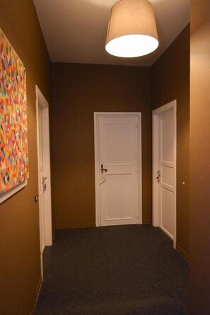 Hallway - Baciami Ancora (Bari)