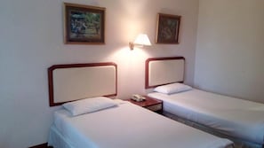 Minibar, in-room safe, desk, blackout drapes - Seasons of Yangon International Airport Hotel (Yangon)