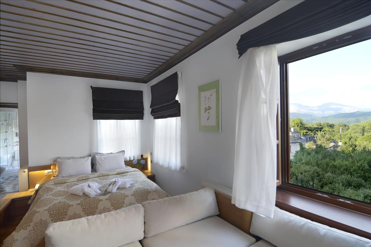 Executive Suite, Fireplace, Mountain View | Mountain view