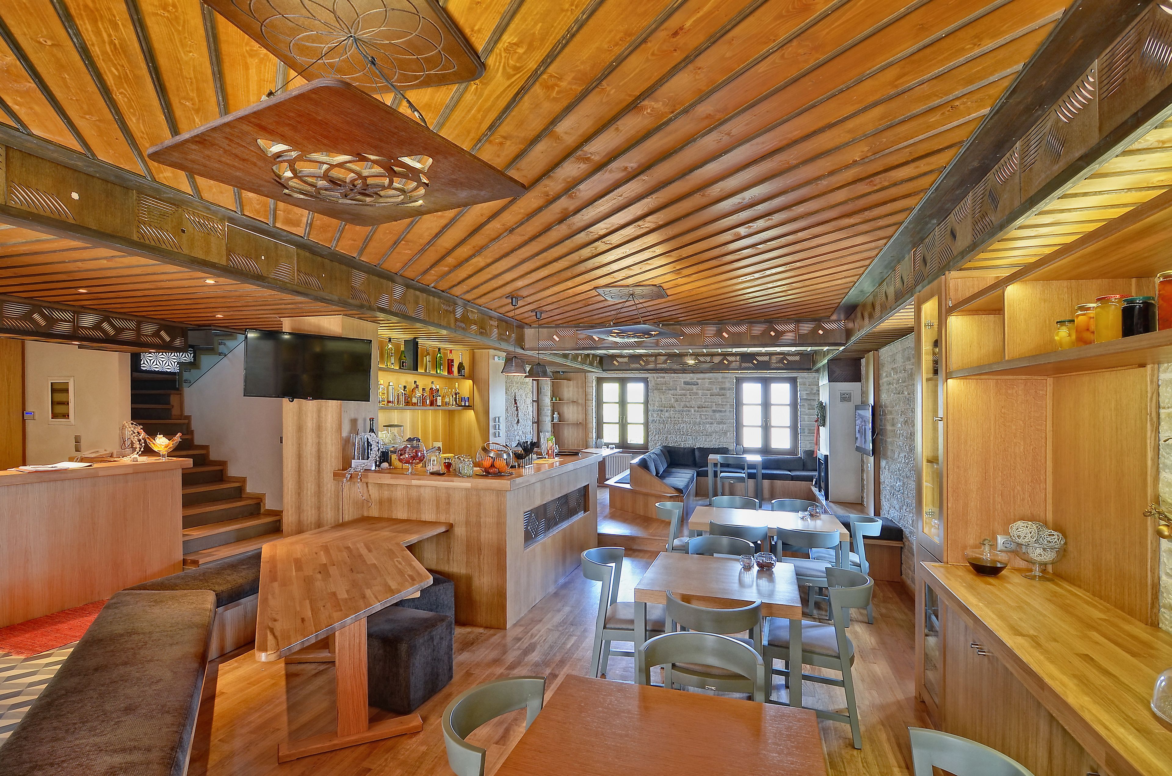 breakfast, lunch, dinner served; greek cuisine