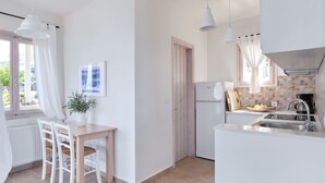 In-room dining - Little Bird (Lesvos)