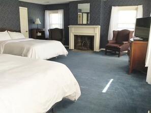Room 9, 2 Queen Beds, Non Smoking, Private Bath