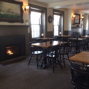 Dining - Hunters Grille and Tap at The Grafton Inn (Grafton)