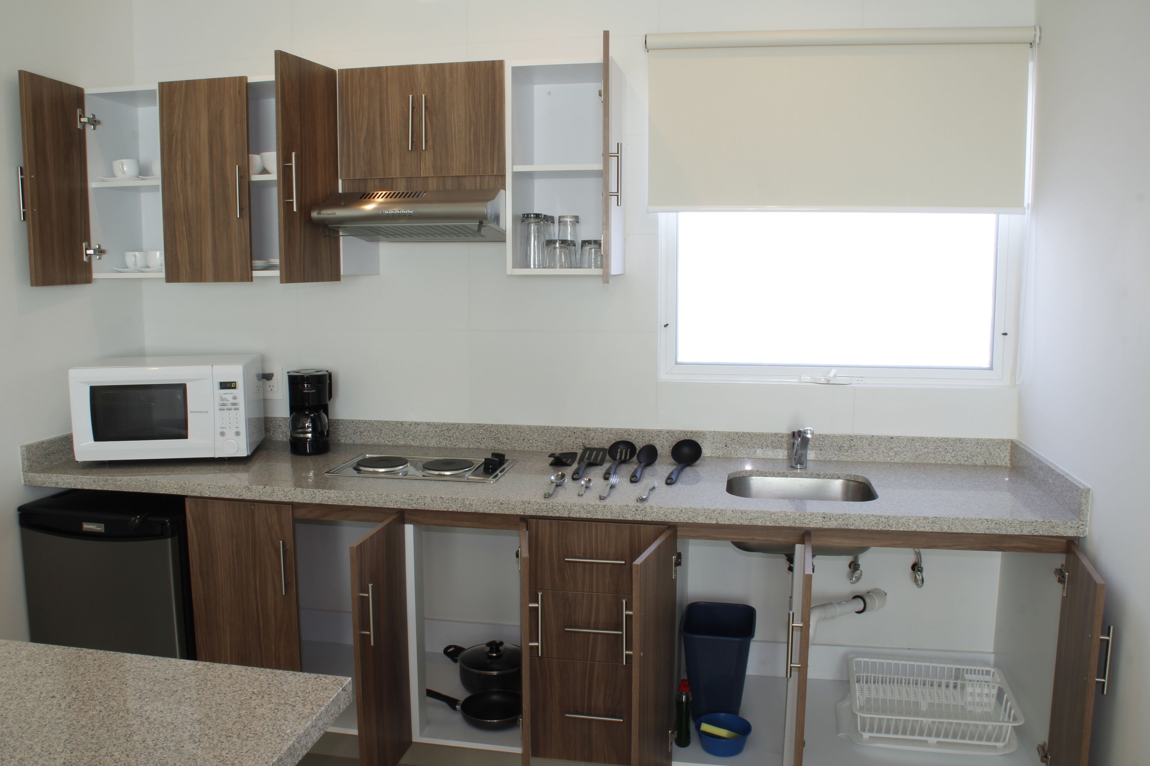 deluxe room | private kitchenette